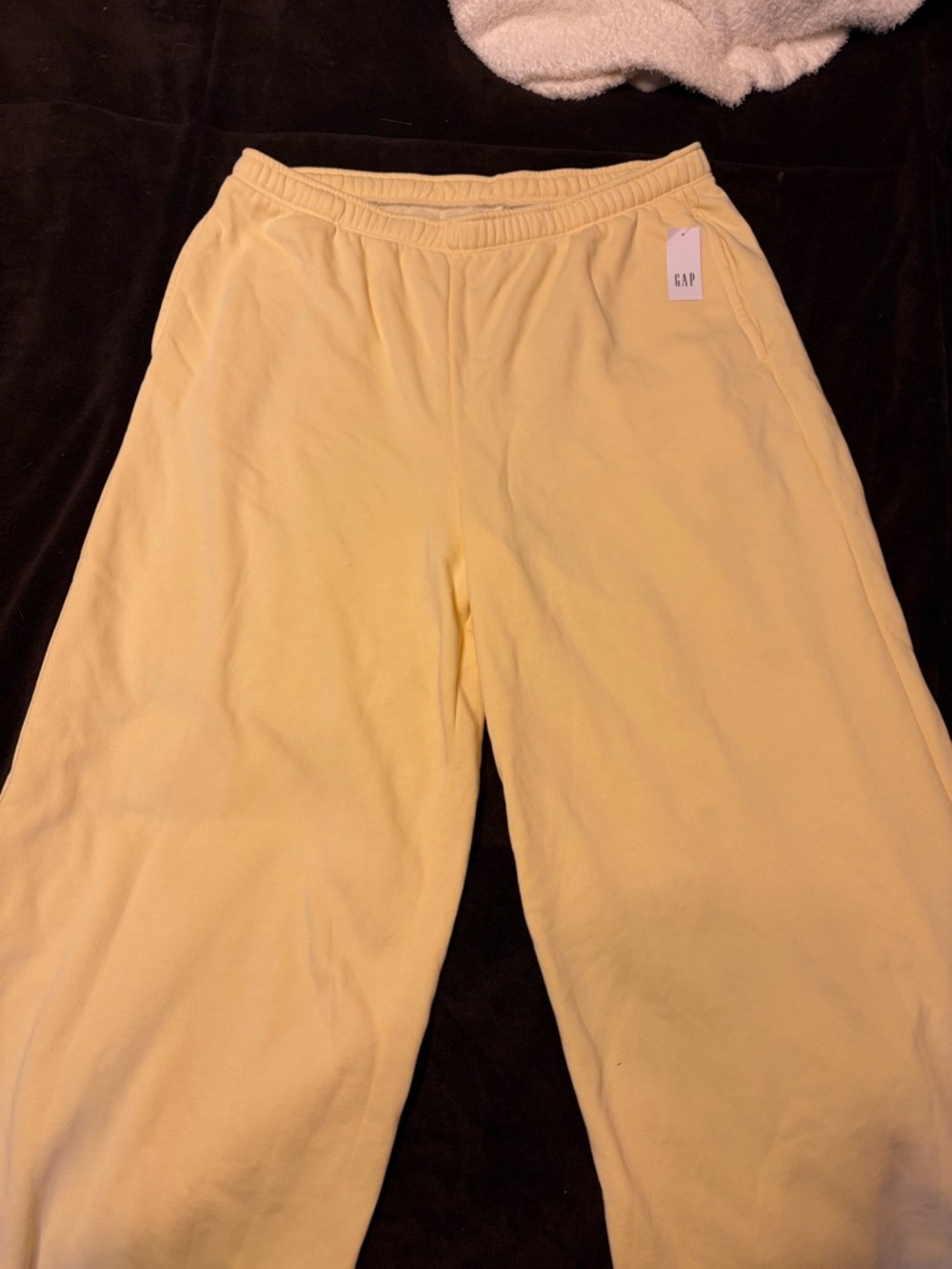 GAP Wide Leg Pants in Pale Yellow